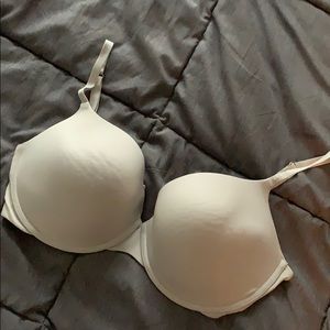 Victoria’s Secret Demi Uplift Bra. 40DD